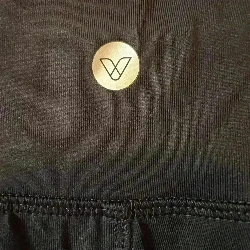 Livi Active Athletic Wear Pants Ankle Cuff Shimmery Faux Leather Front Sz 18/20 - Picture 4 of 6